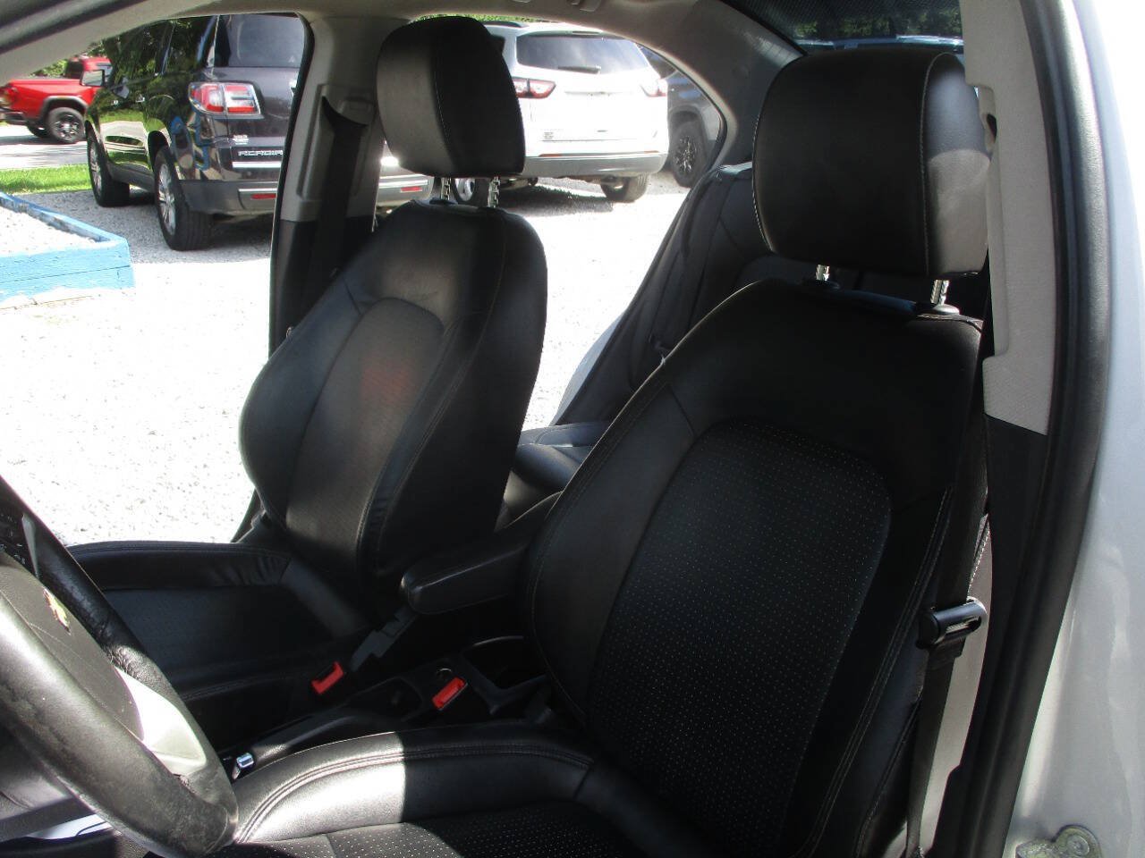 Used 2018 Chevrolet Sonic Premier FWD image 16