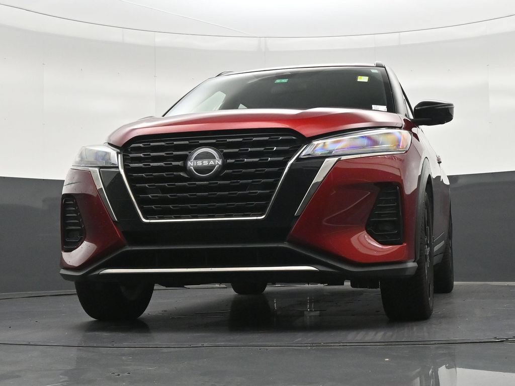 Used 2023 Nissan Kicks SR w/ SR Premium Package FWD image 30