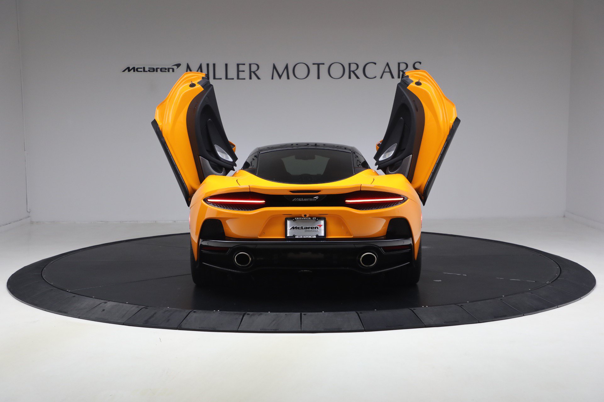 Used 2023 McLaren GT RWD image 30