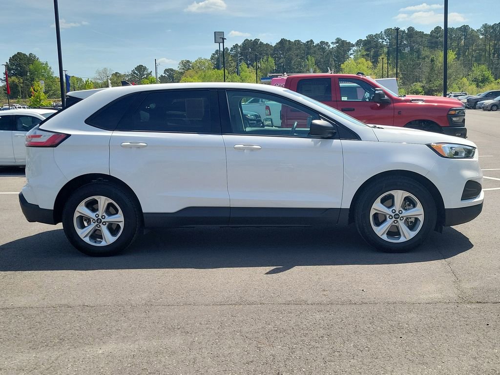Used 2020 Ford Edge SE image 2