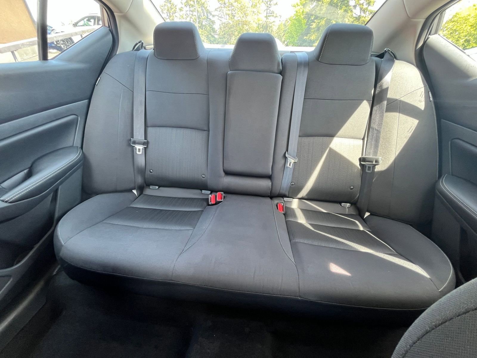 Used 2025 Nissan Altima 2.5 SV FWD image 39