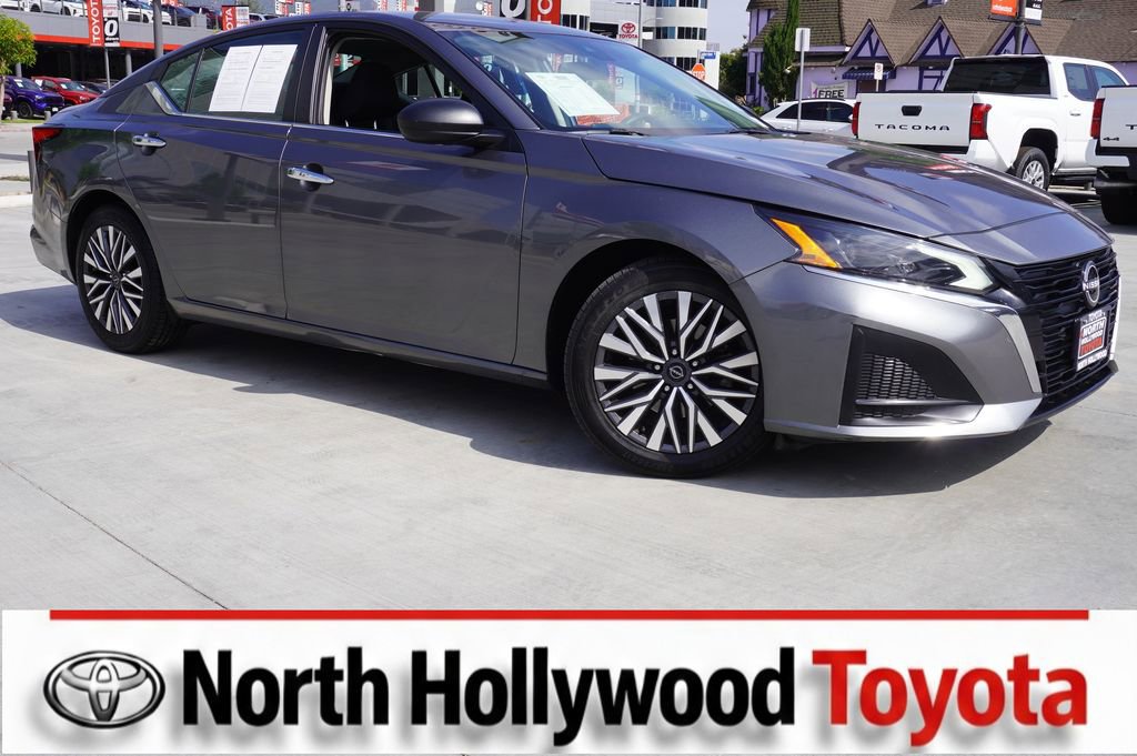 Used 2024 Nissan Altima 2.5 SV