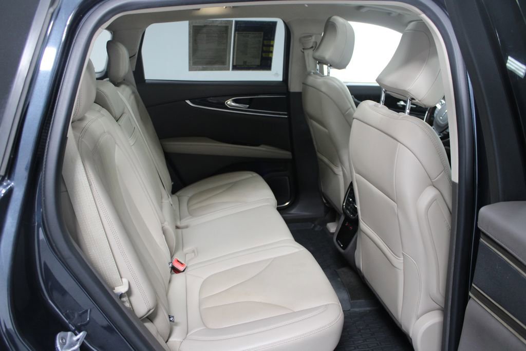 Used 2023 Lincoln Nautilus Reserve image 32