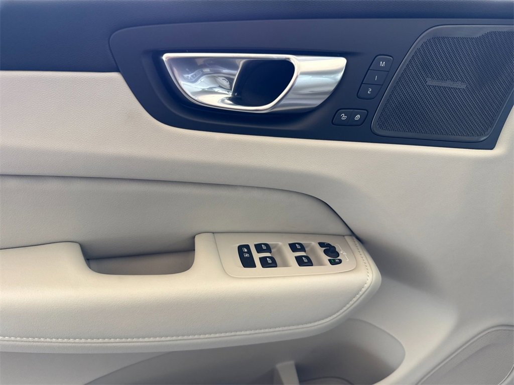 New 2026 Volvo XC60 B5 Ultra image 10