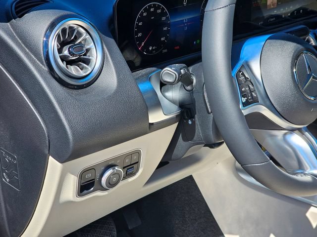New 2026 Mercedes-Benz GLB 250 4MATIC image 13