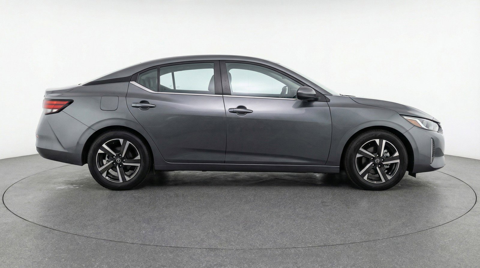 Used 2025 Nissan Sentra SV image 11