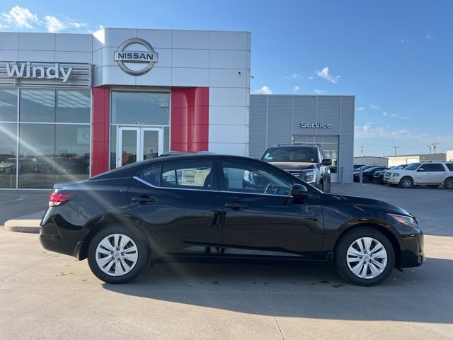 Used 2025 Nissan Sentra S image 8
