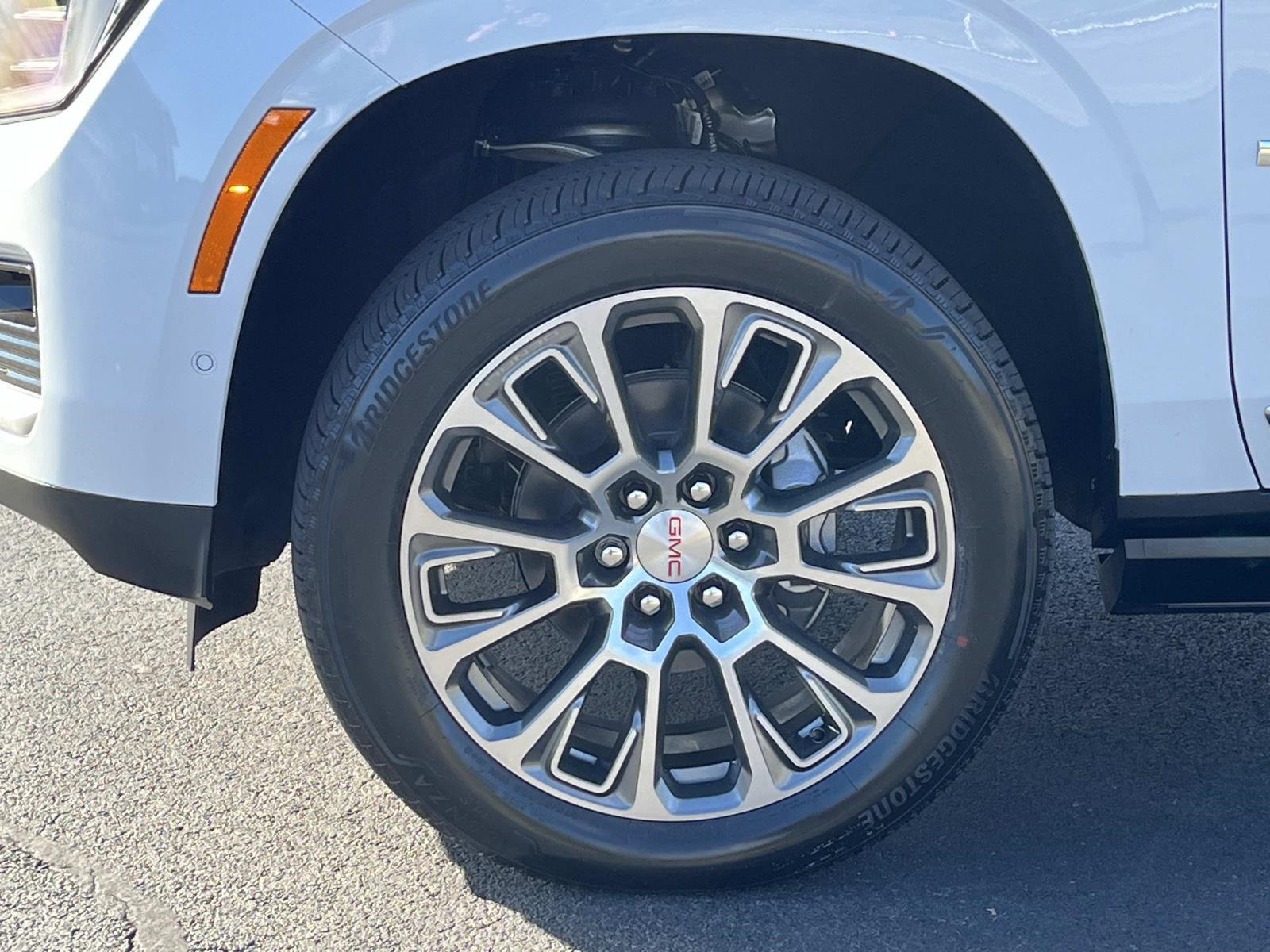 New 2026 GMC Yukon Denali w/ Denali Reserve Package image 12
