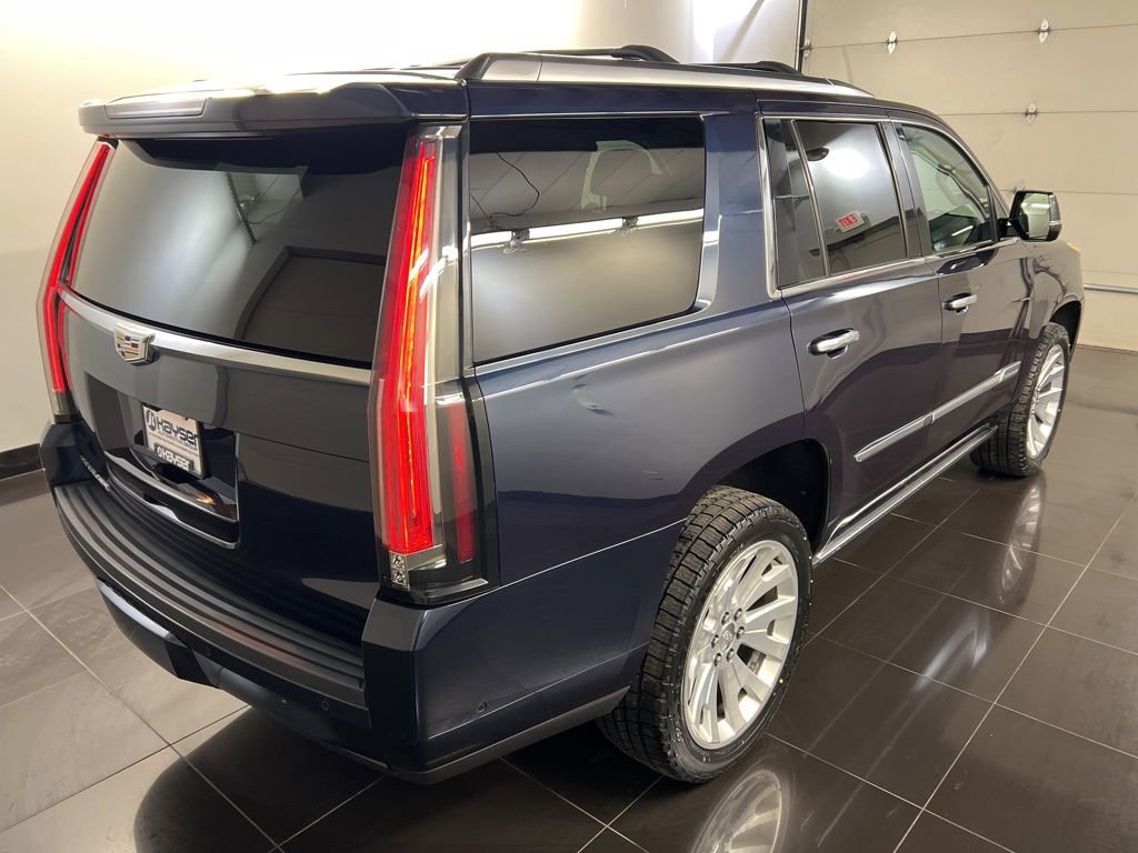 Used 2017 Cadillac Escalade Premium Luxury AWD/4WD image 6