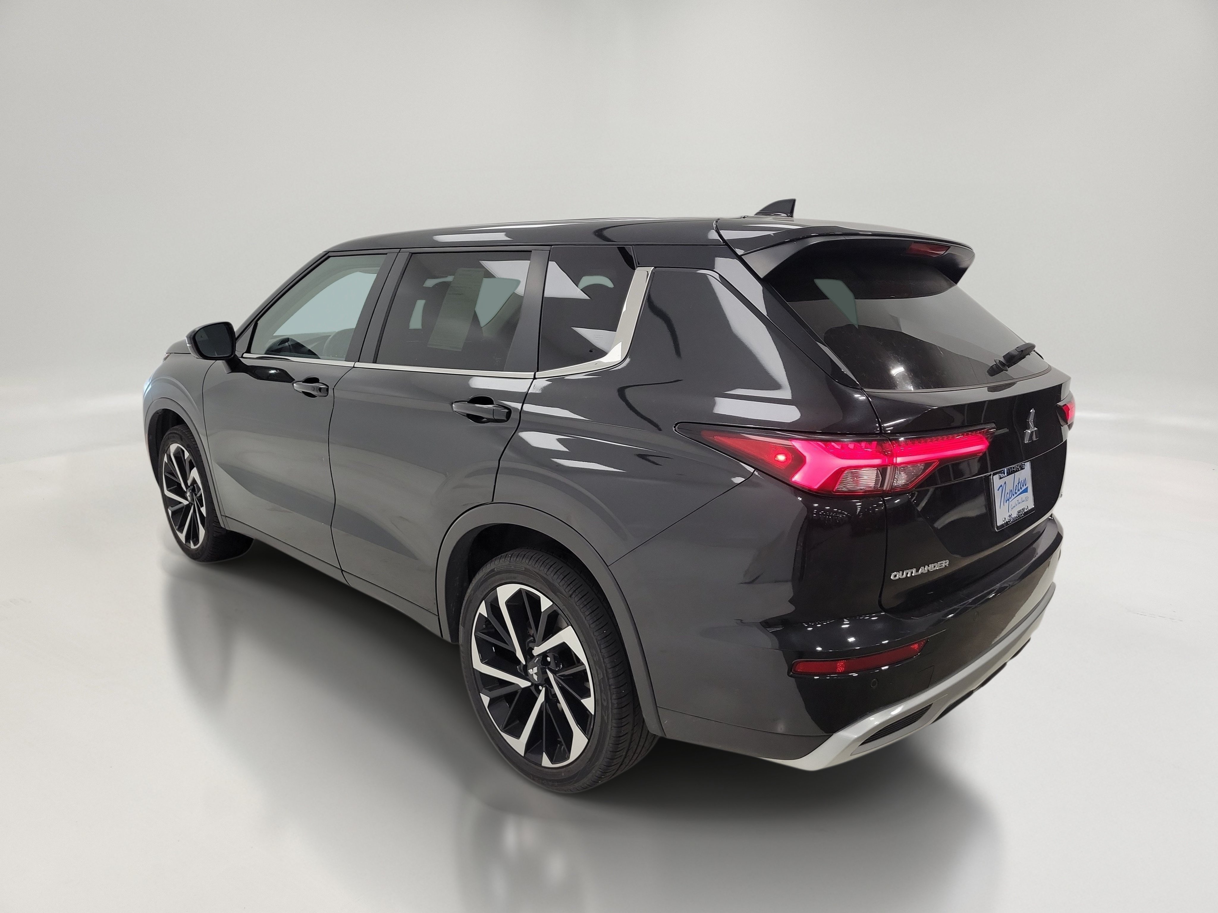 Used 2024 Mitsubishi Outlander SE AWD/4WD image 6