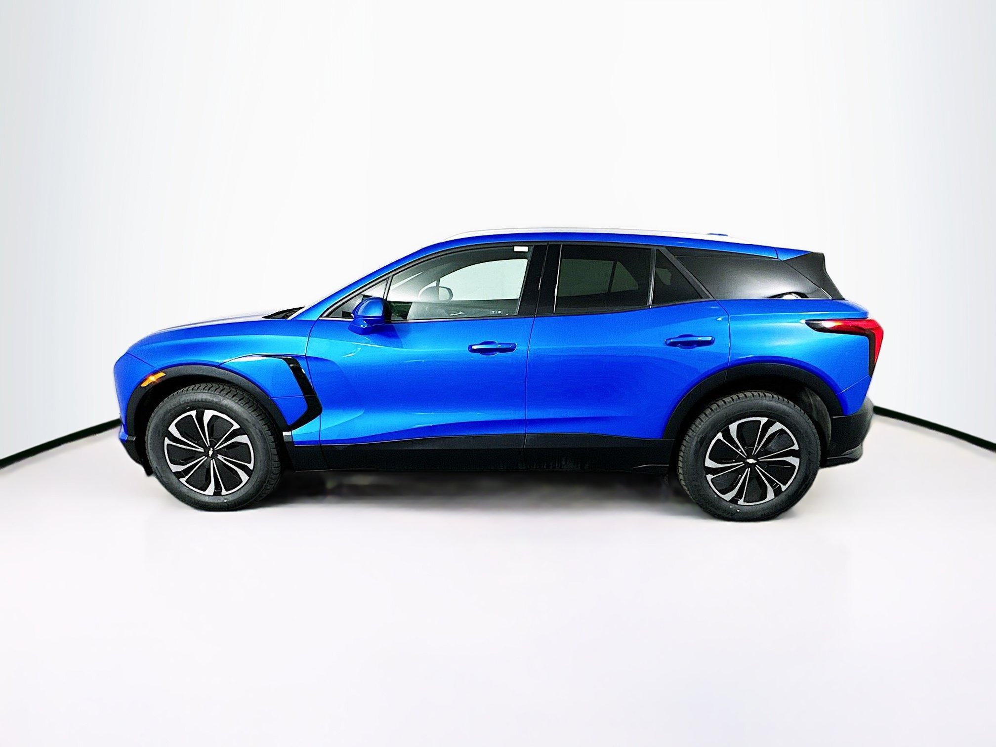 Used 2024 Chevrolet Blazer EV LT AWD/4WD image 4