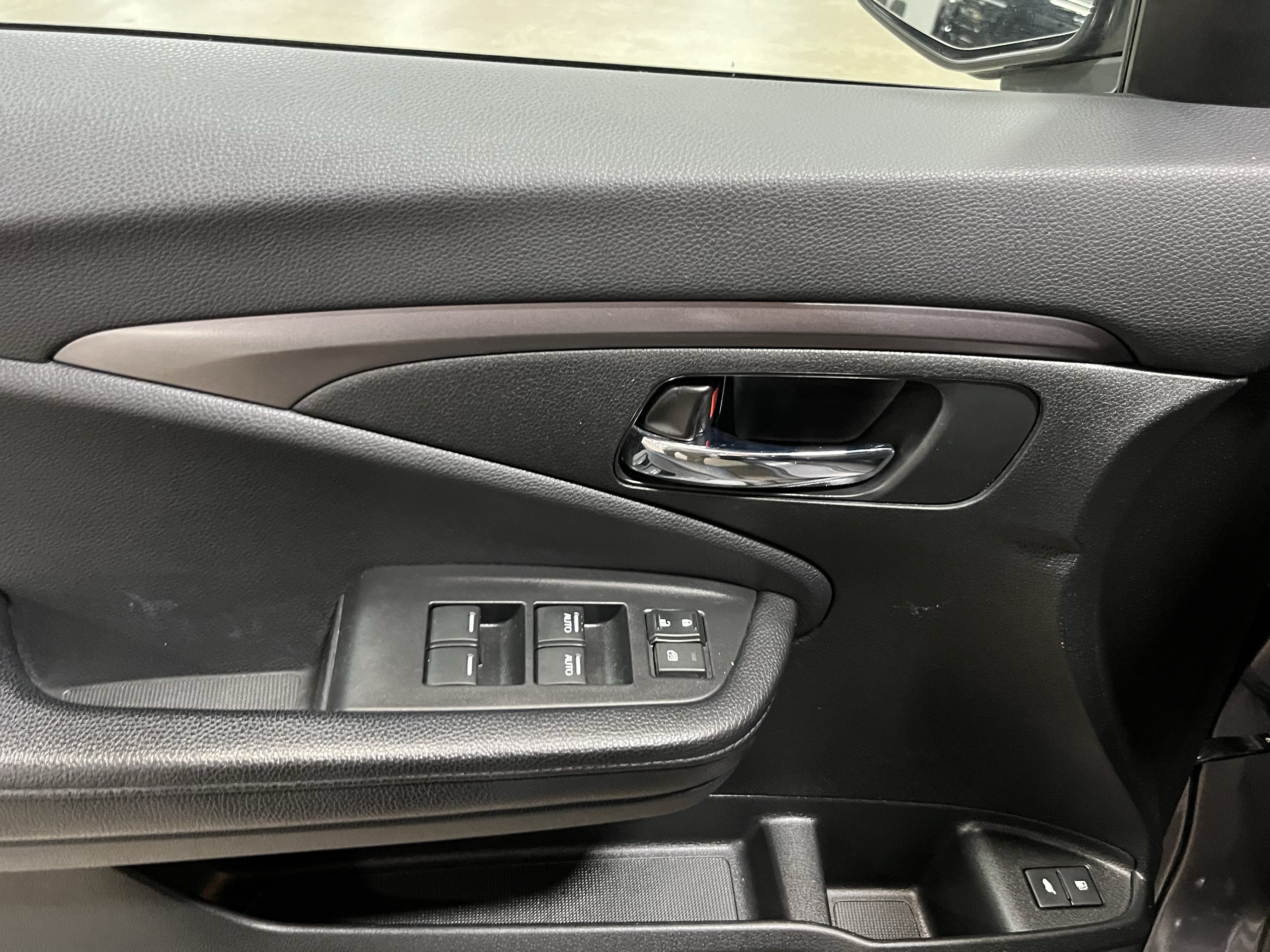 Used 2017 Honda Pilot EX-L image 18