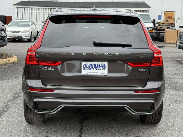 Used 2025 Volvo XC60 B5 Ultra w/ Climate Package AWD/4WD image 3