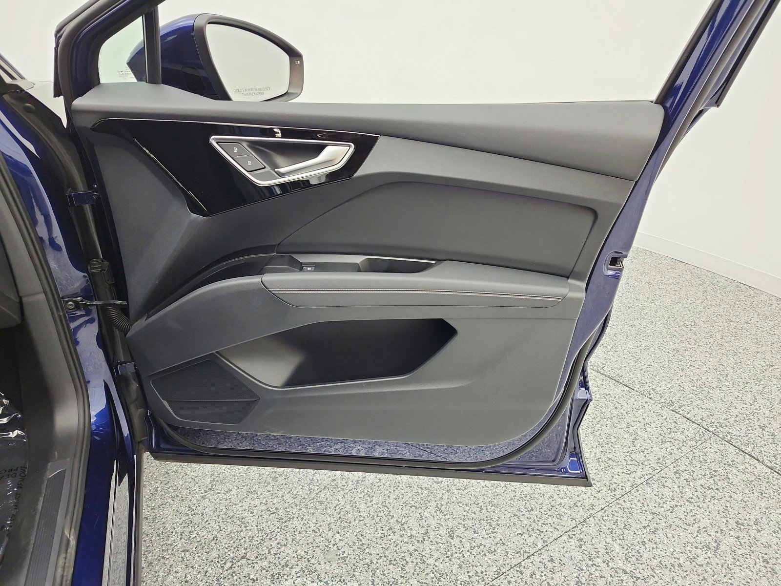 Used 2023 Audi Q4 e-tron Premium Plus w/ Premium Plus image 31