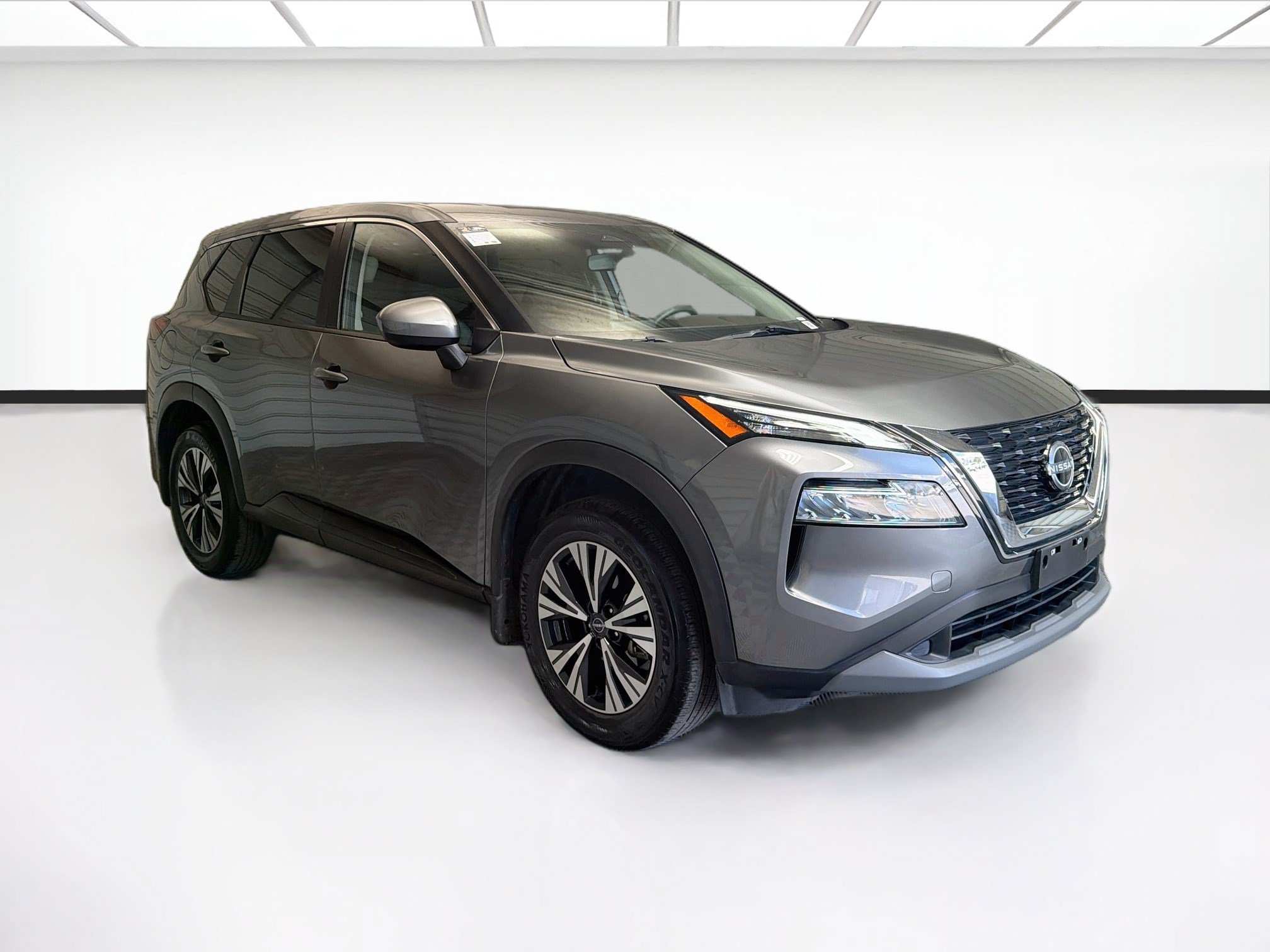 Used 2023 Nissan Rogue SV FWD image 3