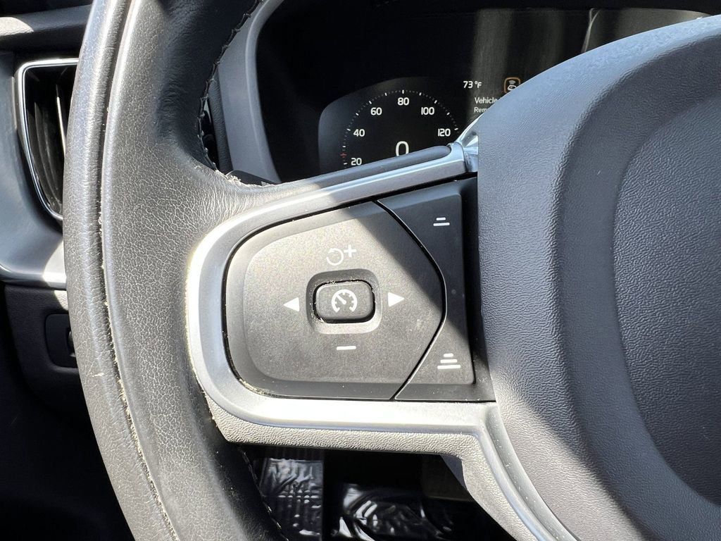 Used 2020 Volvo XC60 T5 Momentum w/ Protection Package Premier image 16