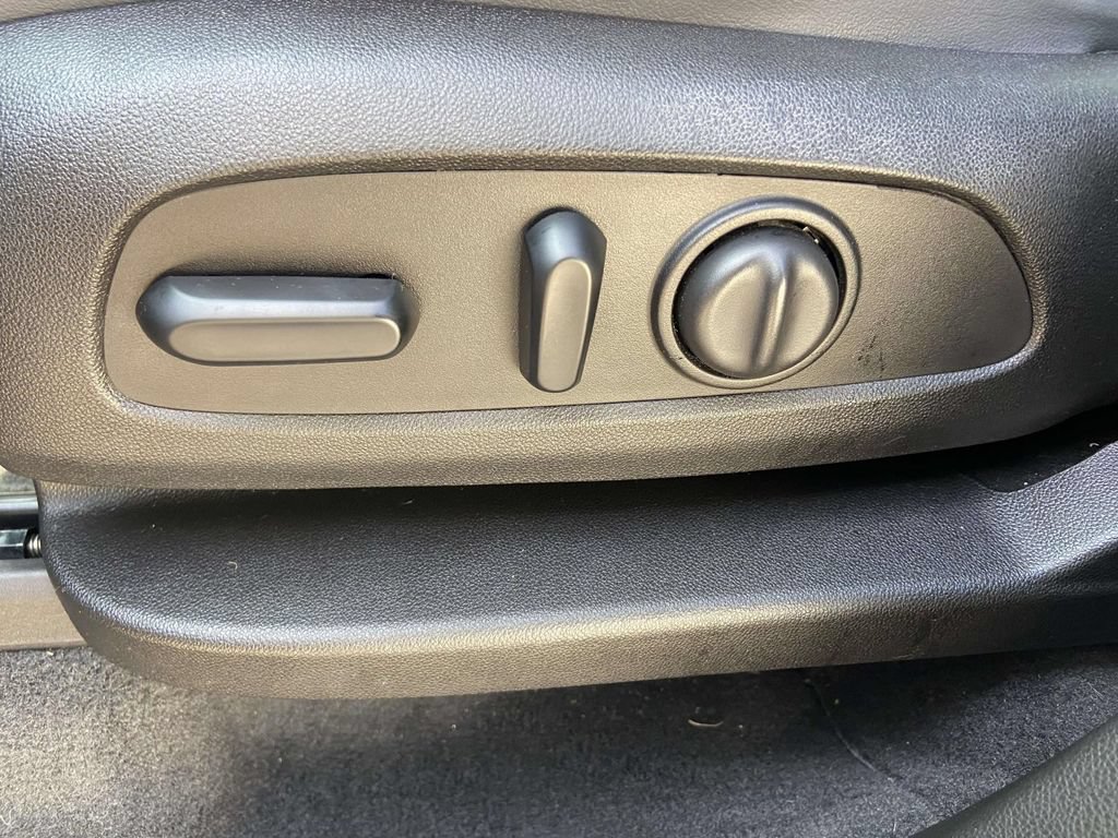Used 2019 Buick Enclave Essence FWD image 32