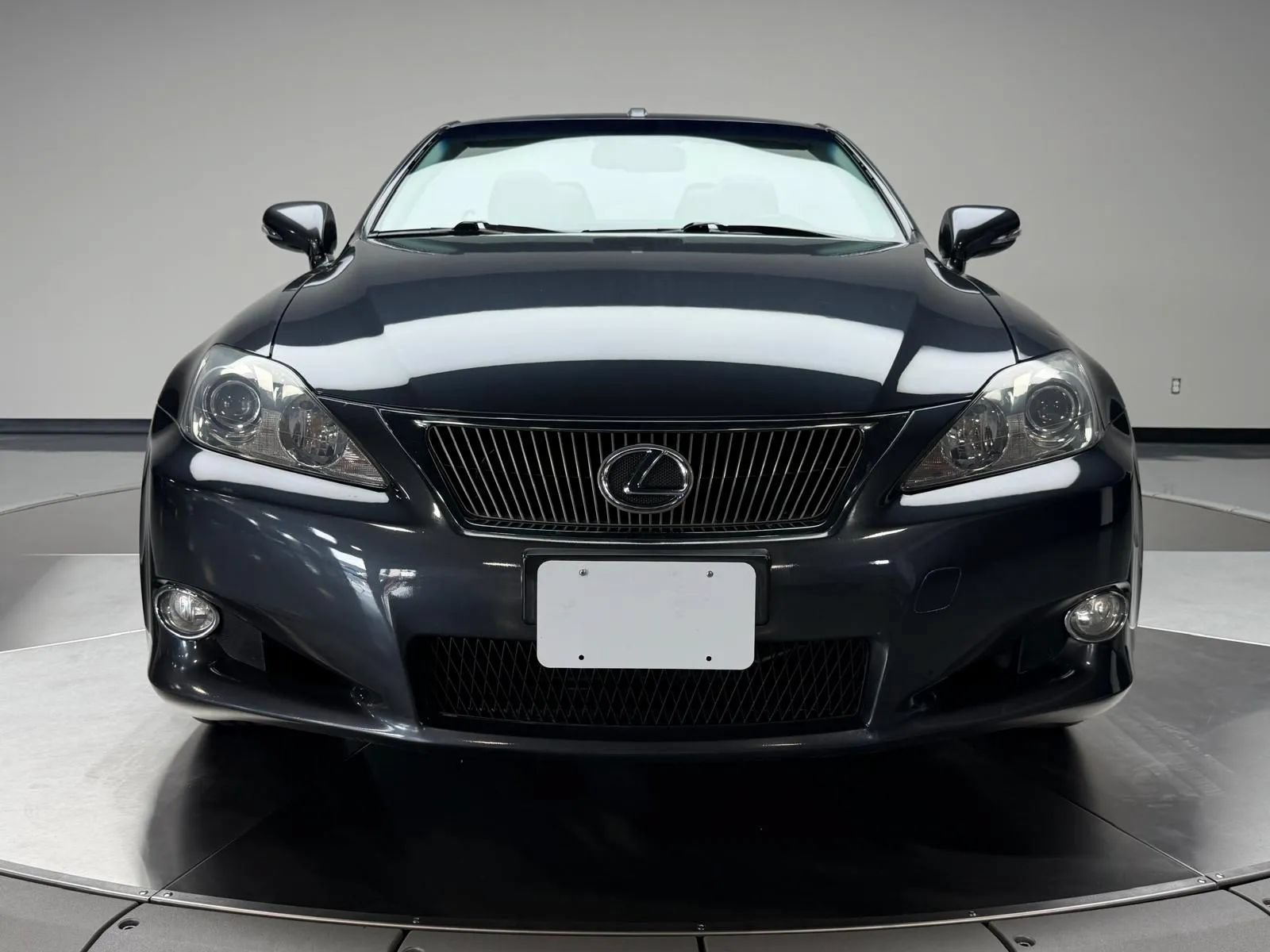 Used 2010 Lexus IS 250C RWD image 3