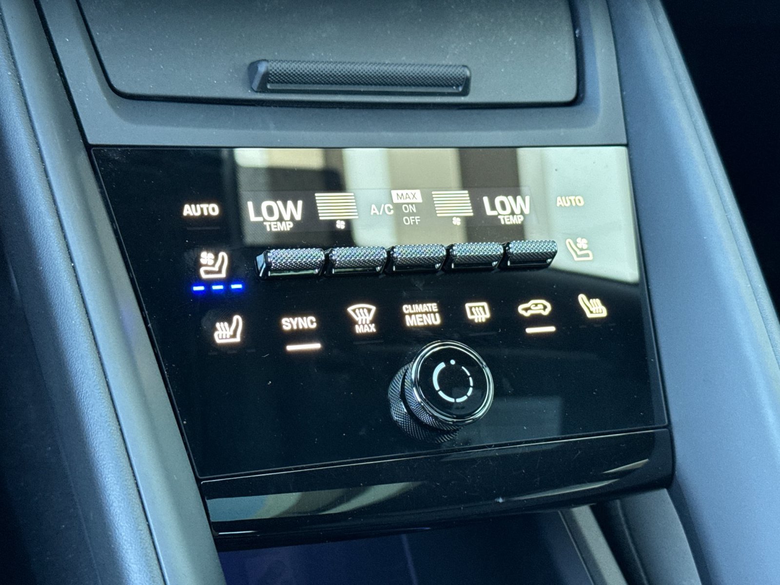 Used 2025 Porsche Macan Electric RWD image 20