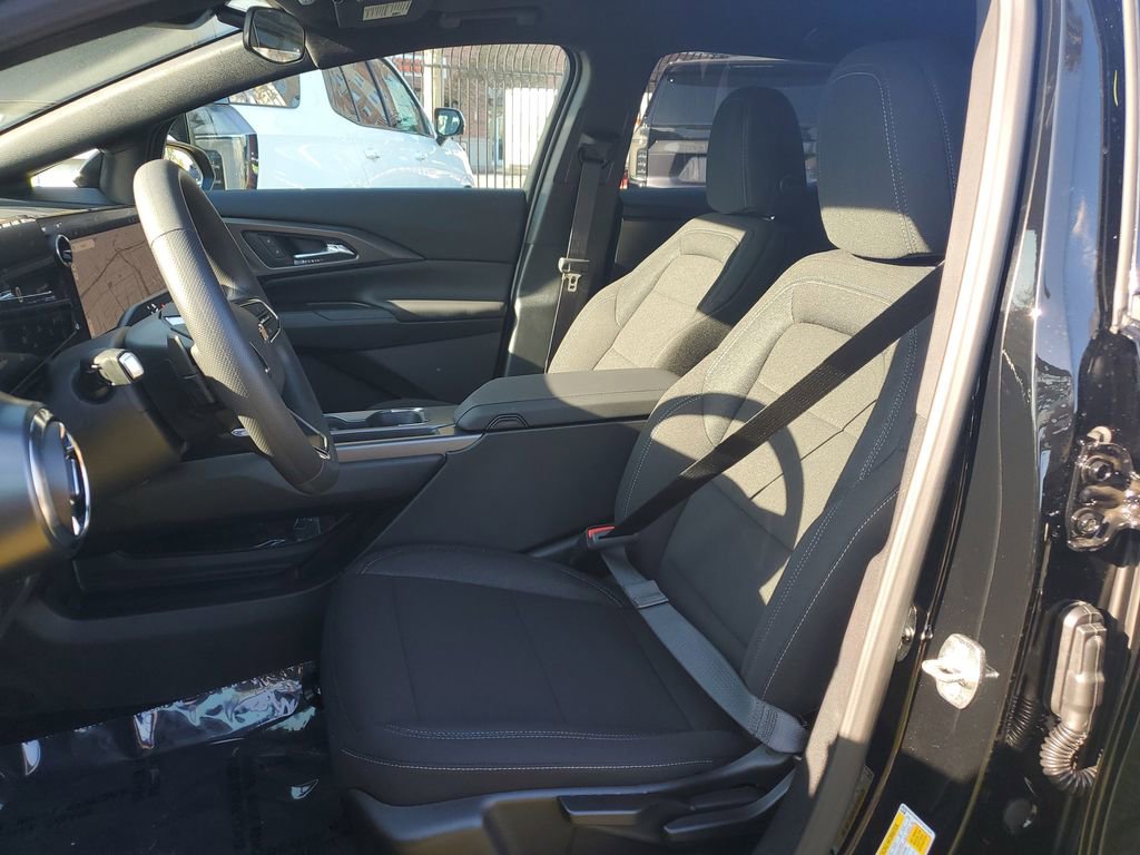 New 2026 Chevrolet Equinox EV LT image 16