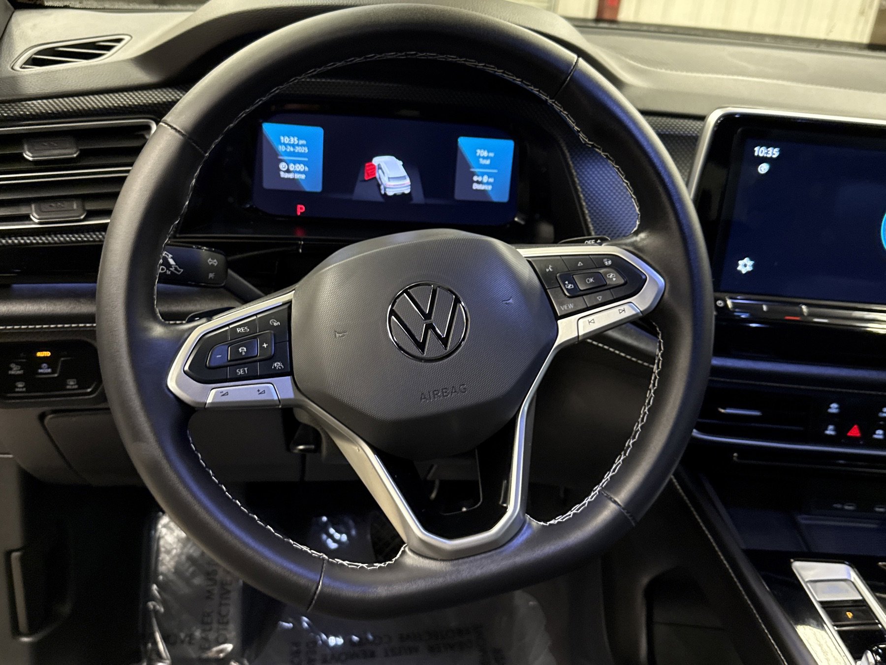 Used 2024 Volkswagen Atlas Cross Sport SEL image 7