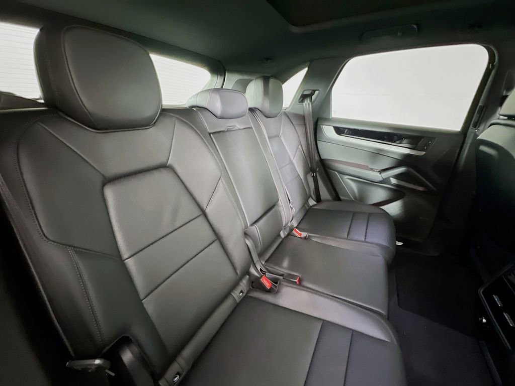 New 2026 Porsche Cayenne image 29
