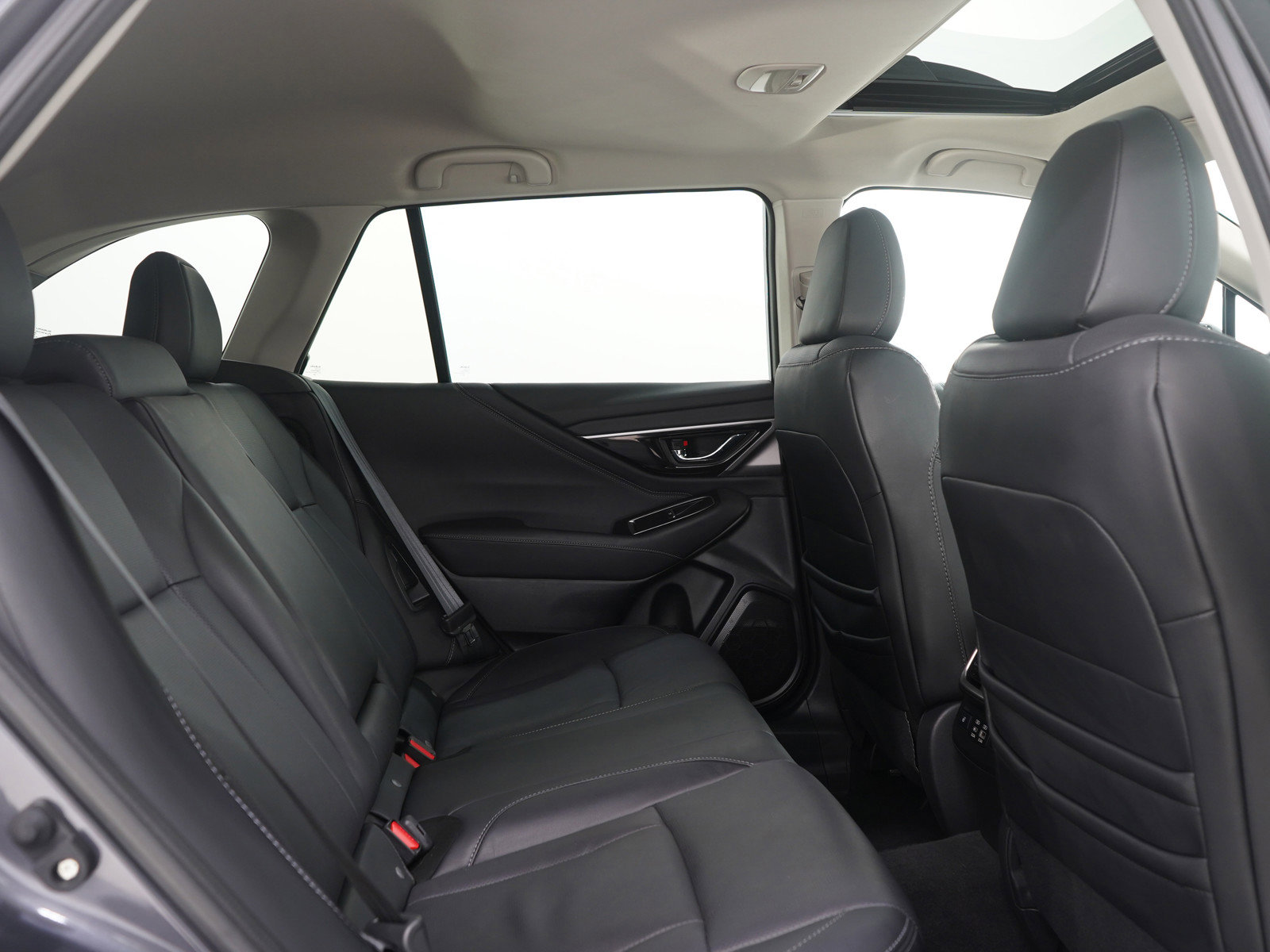 Used 2025 Subaru Outback Limited image 14