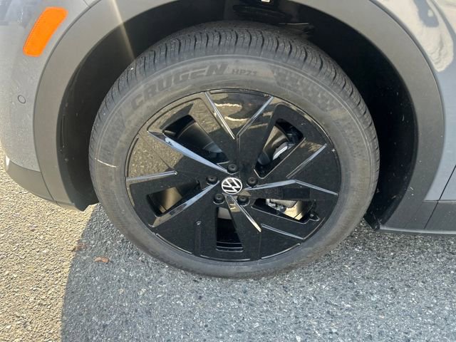New 2025 Volkswagen ID.4 Pro S Plus AWD/4WD image 29