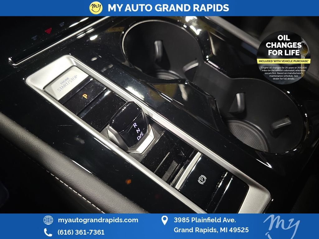 Used 2025 Volkswagen Atlas SE image 25