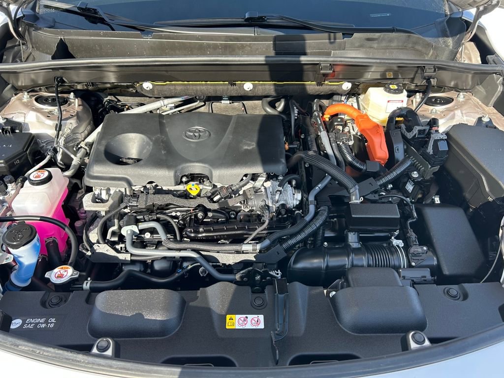 Used 2024 Toyota Venza XLE image 28