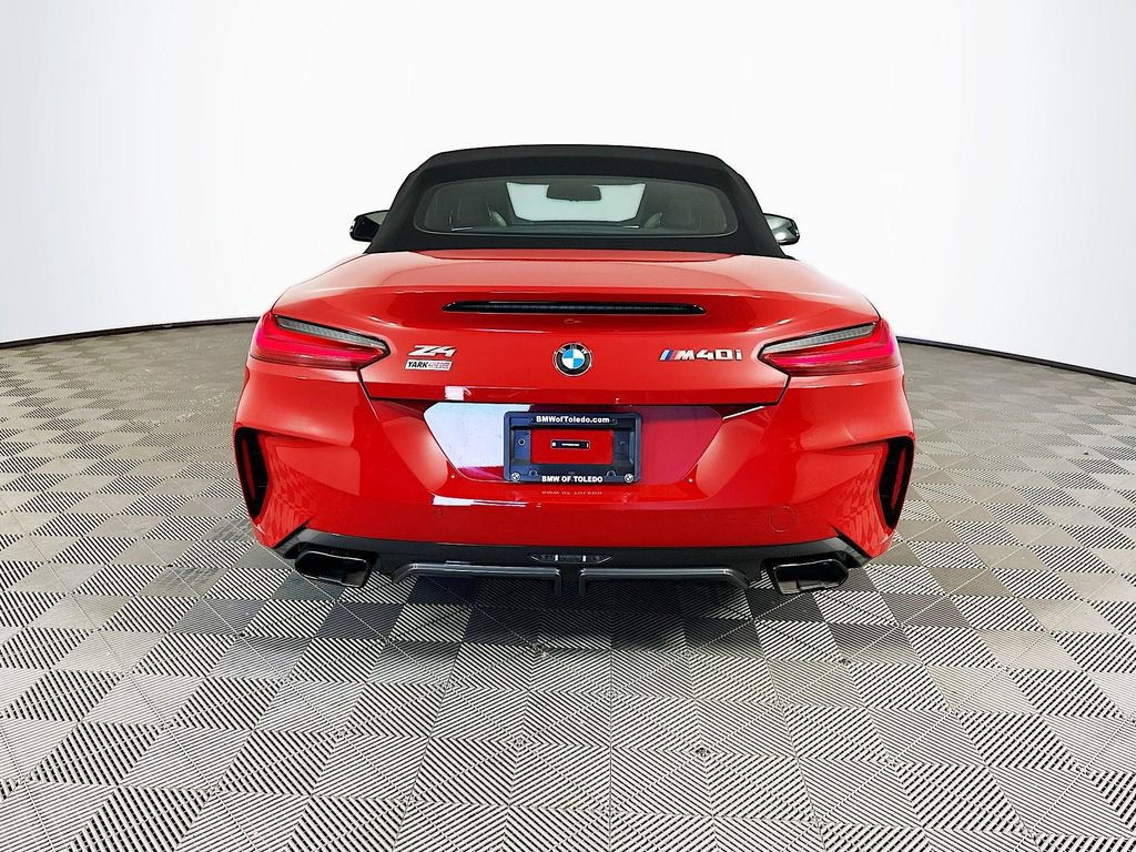 Used 2025 BMW Z4 M40i w/ Premium Package RWD image 8