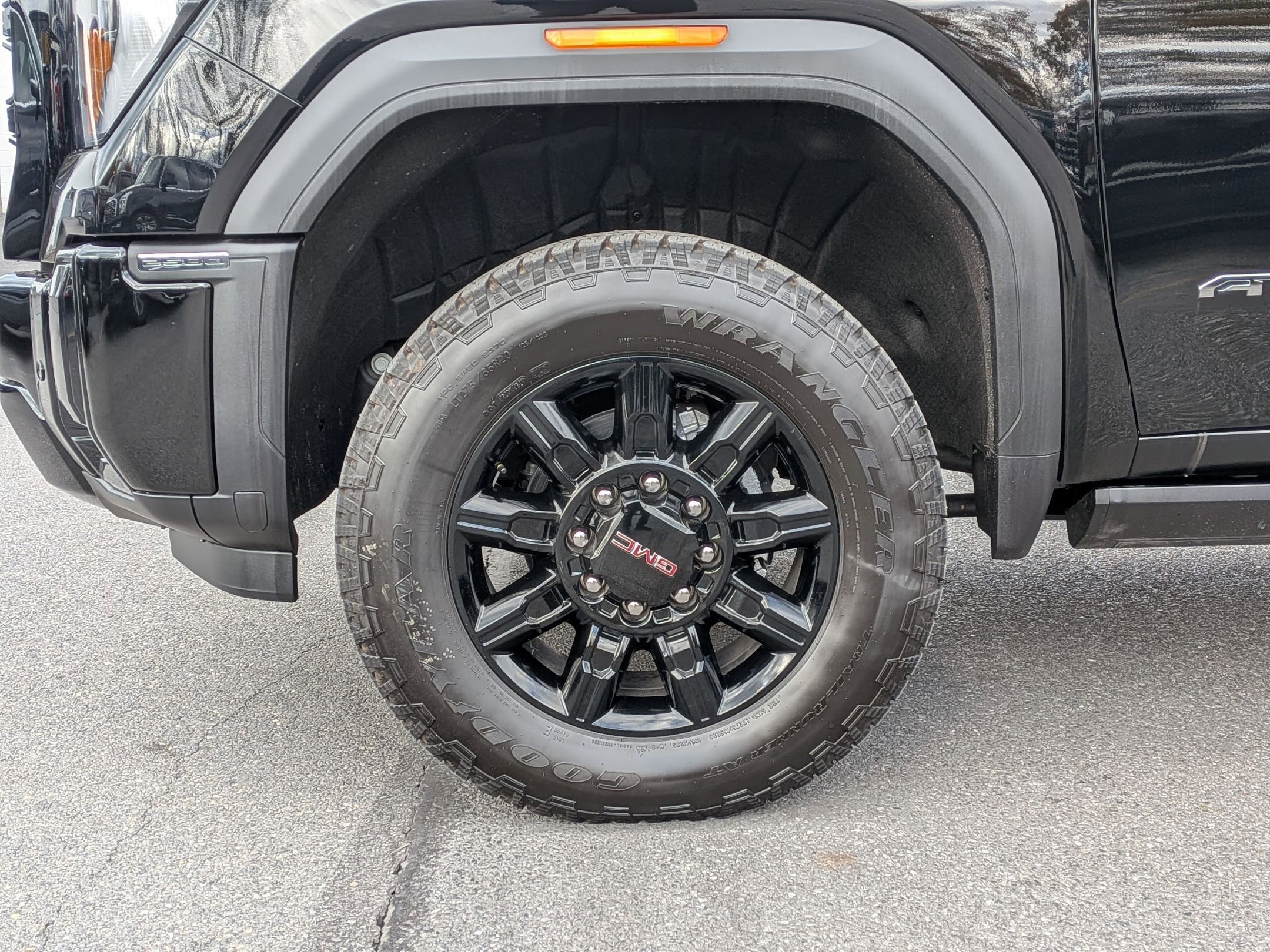 New 2026 GMC Sierra 2500 AT4 w/ AT4 Premium Plus Package image 8