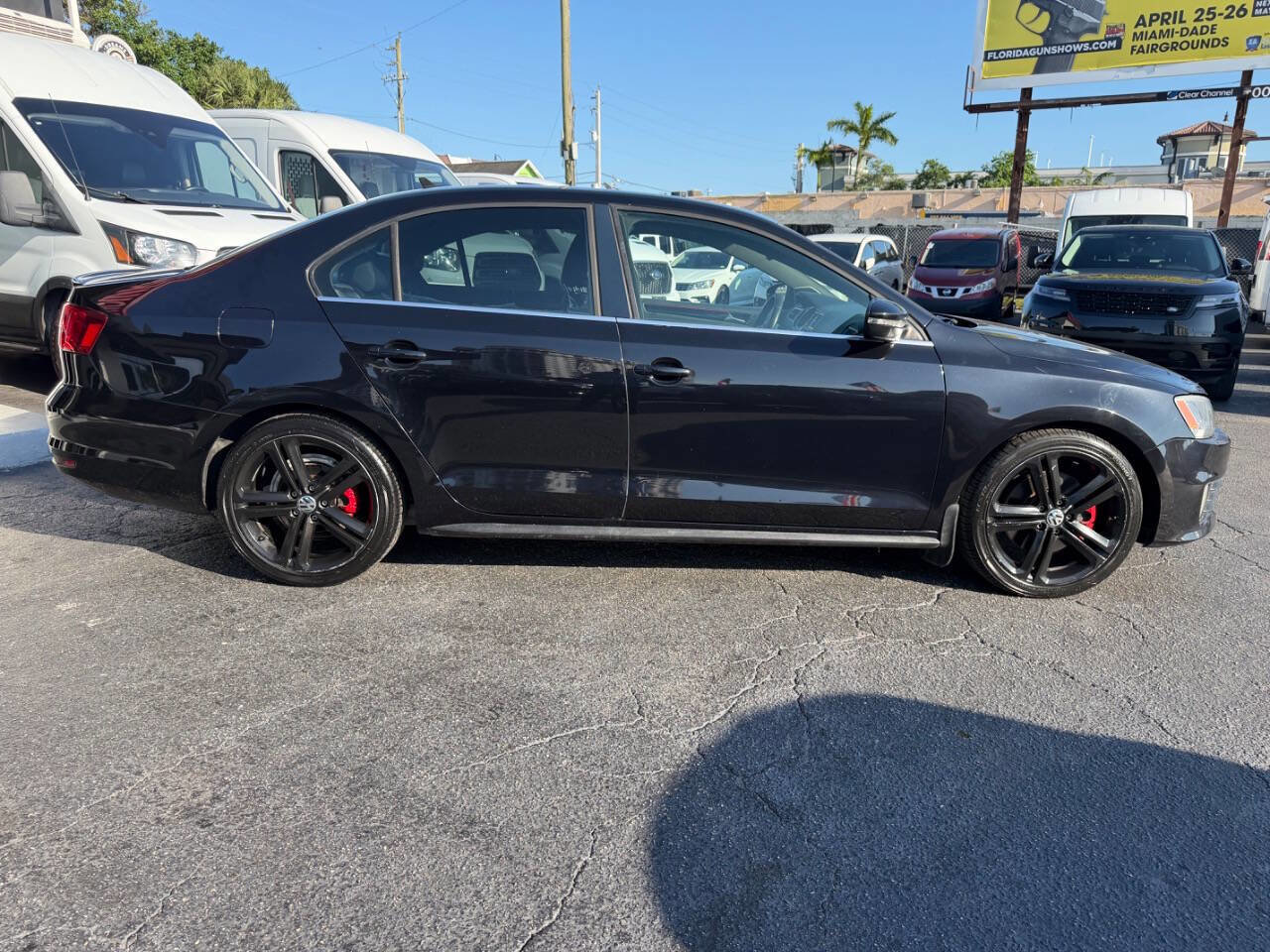 Used 2015 Volkswagen Jetta GLI SE FWD image 6