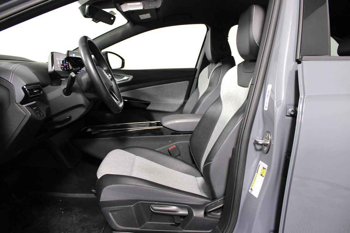 Used 2023 Volkswagen ID.4 Pro RWD image 9