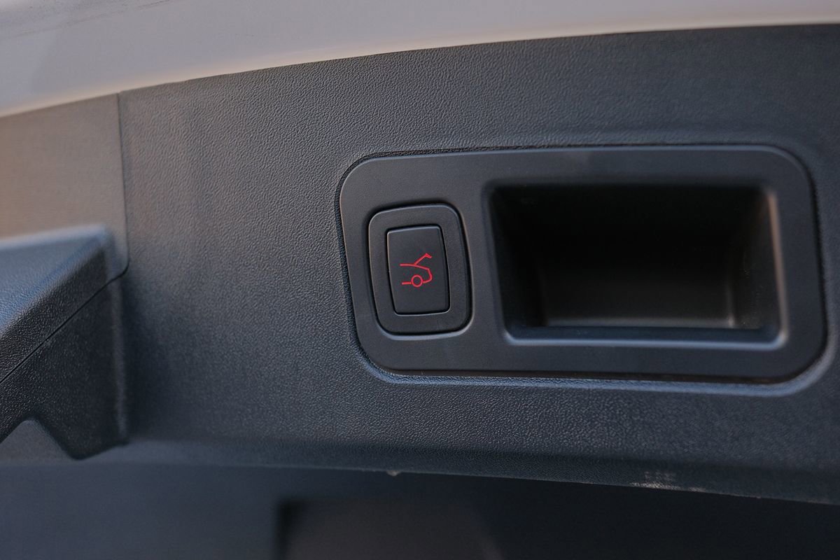 Used 2020 Tesla Model S Long Range Plus image 37