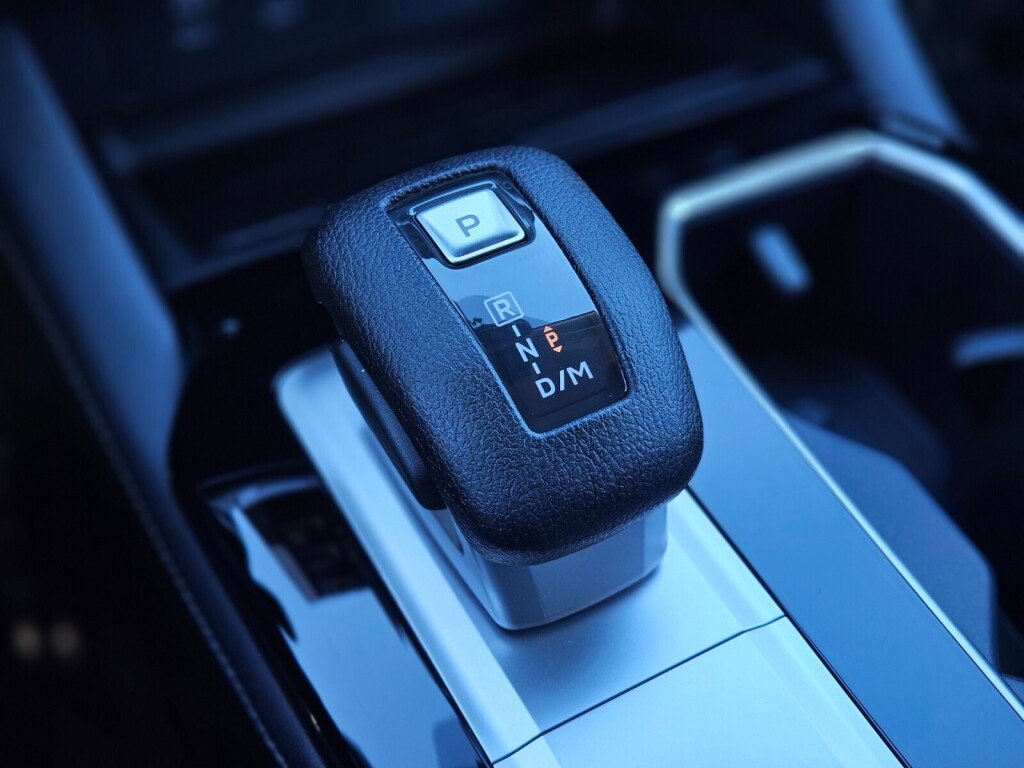 New 2025 Mitsubishi Outlander ES image 24