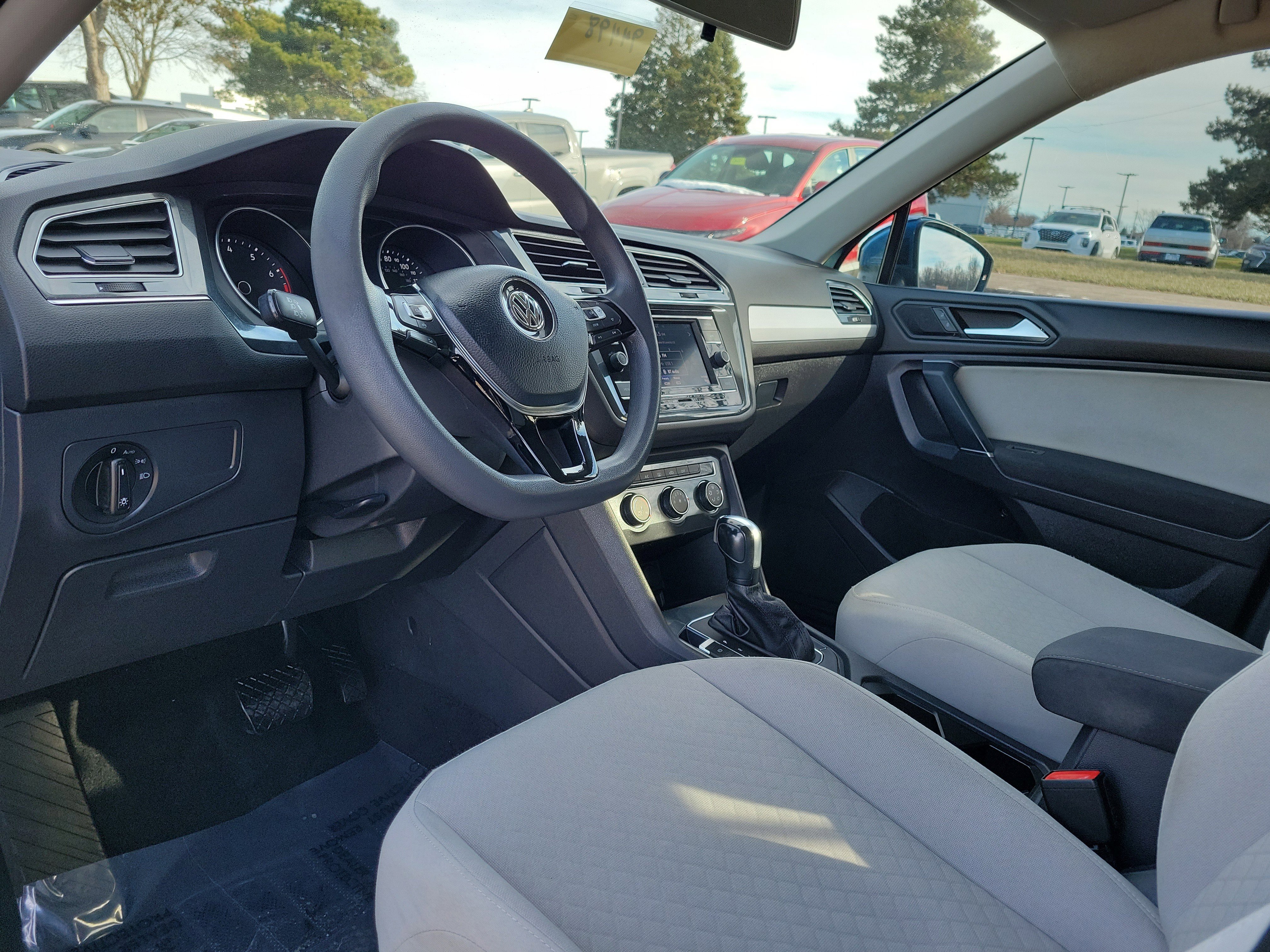 Used 2020 Volkswagen Tiguan S image 19