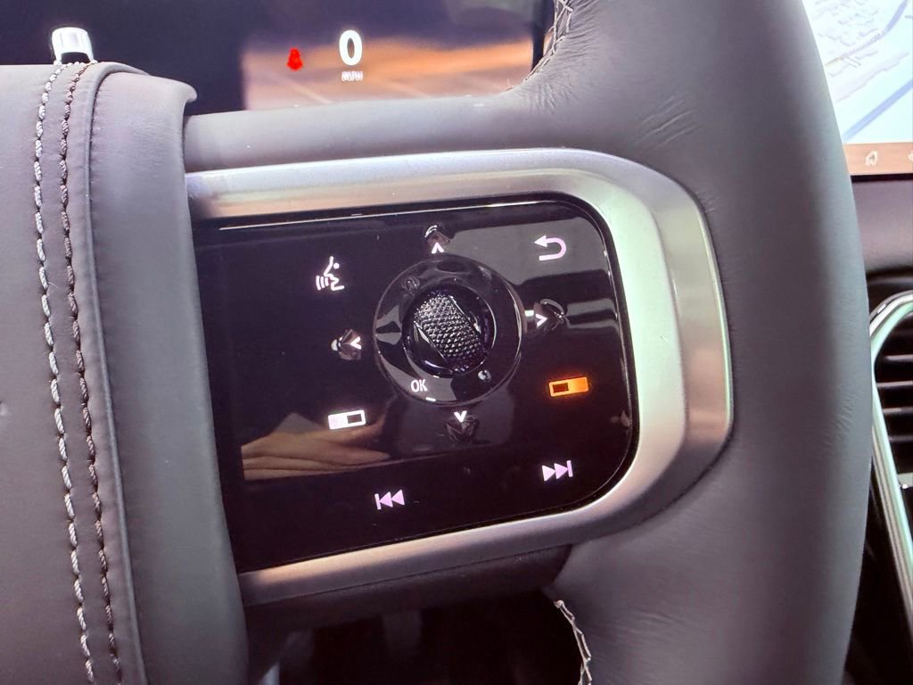 Used 2025 Nissan Armada Platinum Reserve AWD/4WD image 27
