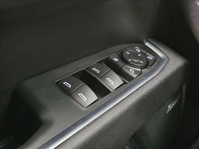 Used 2025 Chevrolet Silverado 1500 LTZ AWD/4WD image 20