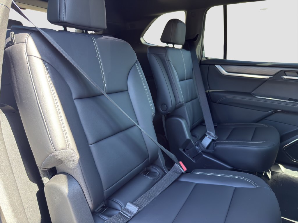New 2026 GMC Acadia Elevation w/ Elevation Premium Package AWD/4WD image 19