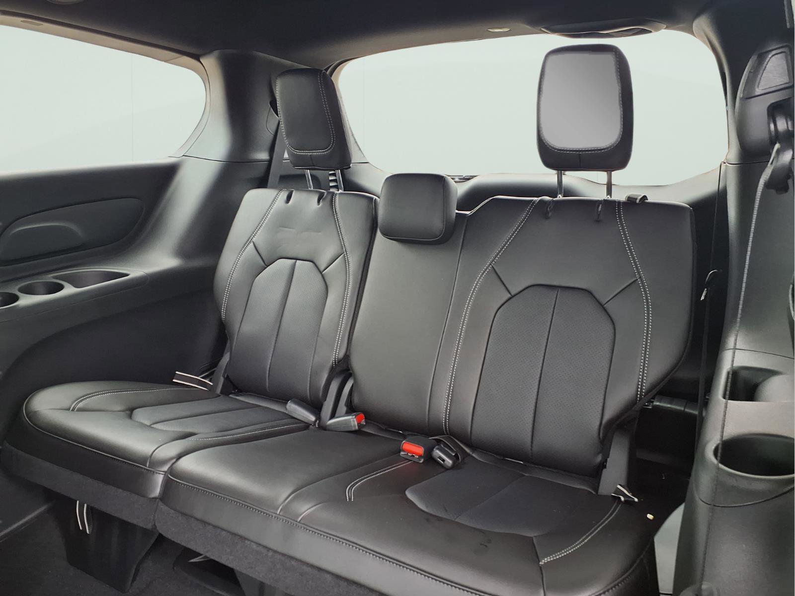 New 2026 Chrysler Pacifica Select w/ S Appearance Package image 11