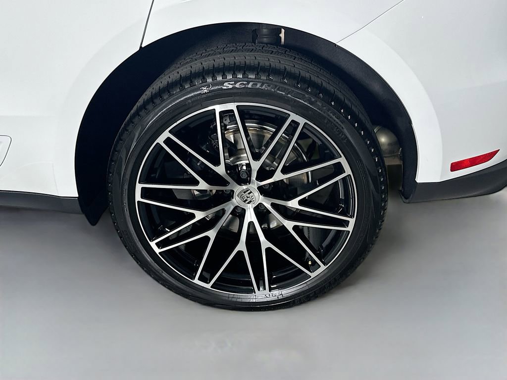Certified 2026 Porsche Macan image 32