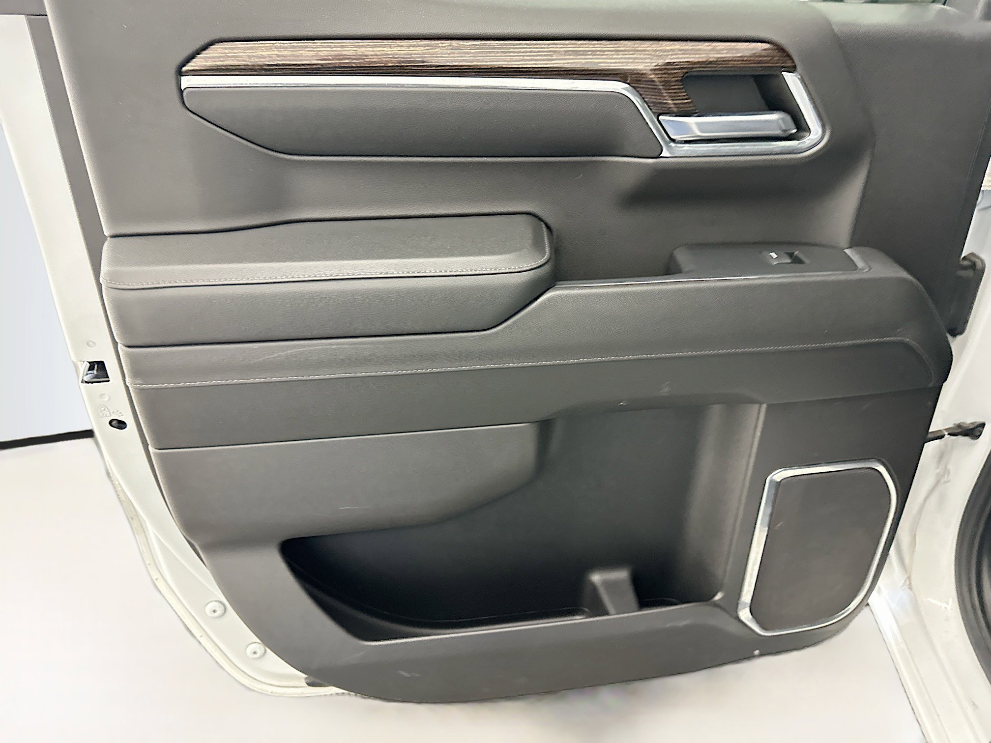 Used 2024 GMC Sierra 1500 Elevation image 27