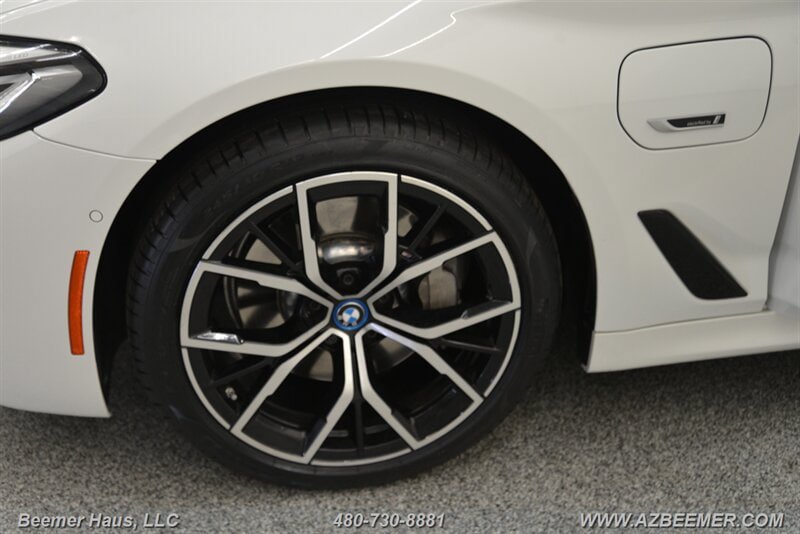 Used 2023 BMW 530e w/ M Sport Package RWD image 49