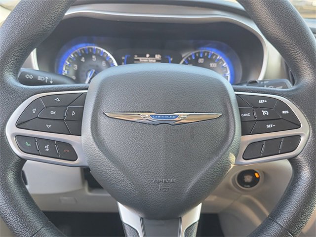 Used 2020 Chrysler Pacifica Touring image 26