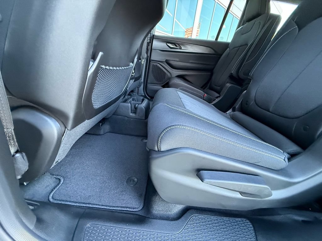 New 2026 Jeep Grand Cherokee L Laredo AWD/4WD image 28