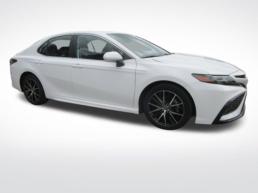 Used 2023 Toyota Camry SE w/ Convenience Package image 5