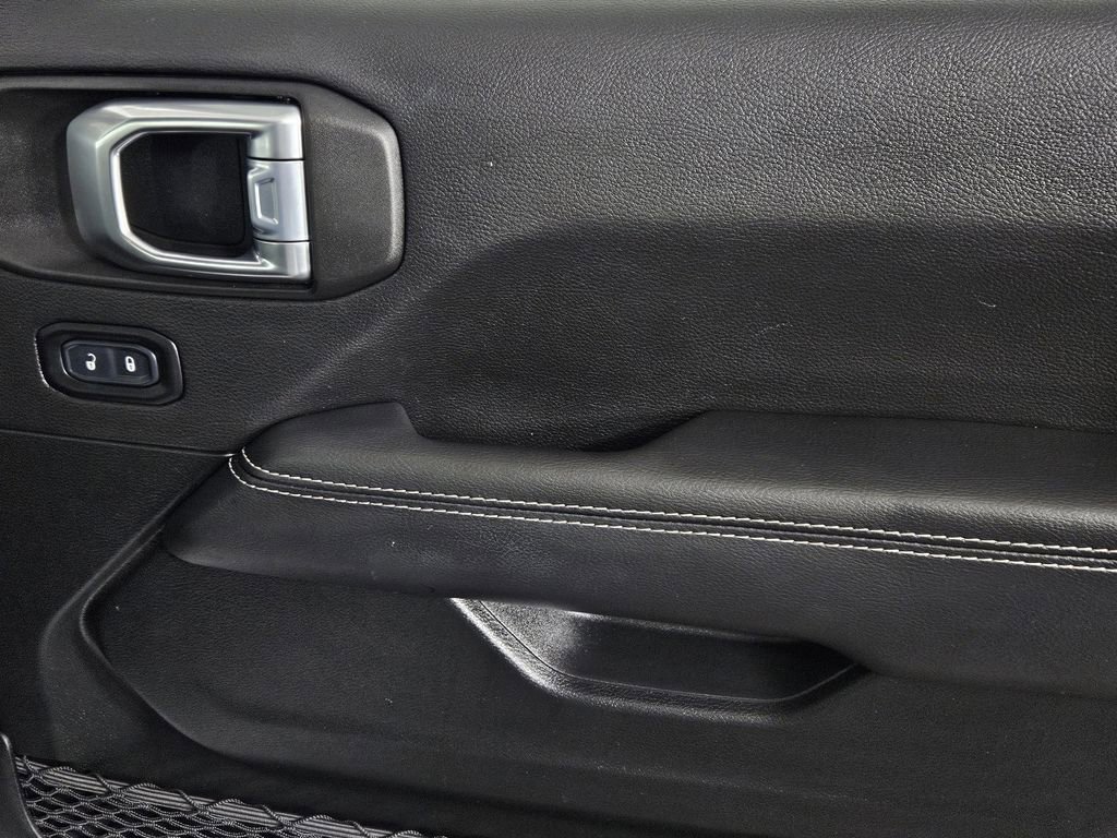 Used 2021 Jeep Wrangler Unlimited Sahara image 30