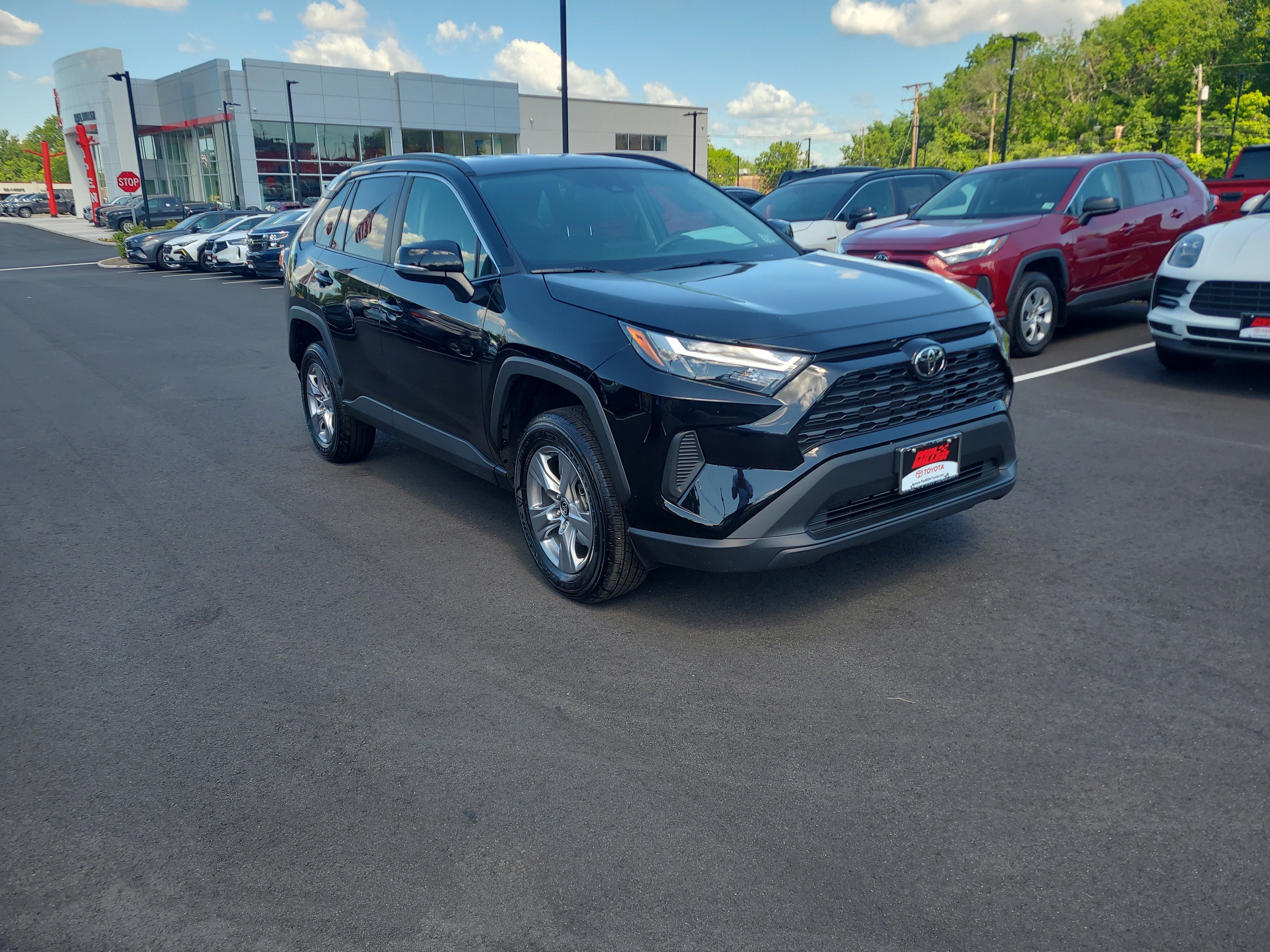 Certified 2025 Toyota RAV4 XLE AWD/4WD image 3