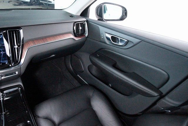 Certified 2023 Volvo S60 T8 Plus image 7